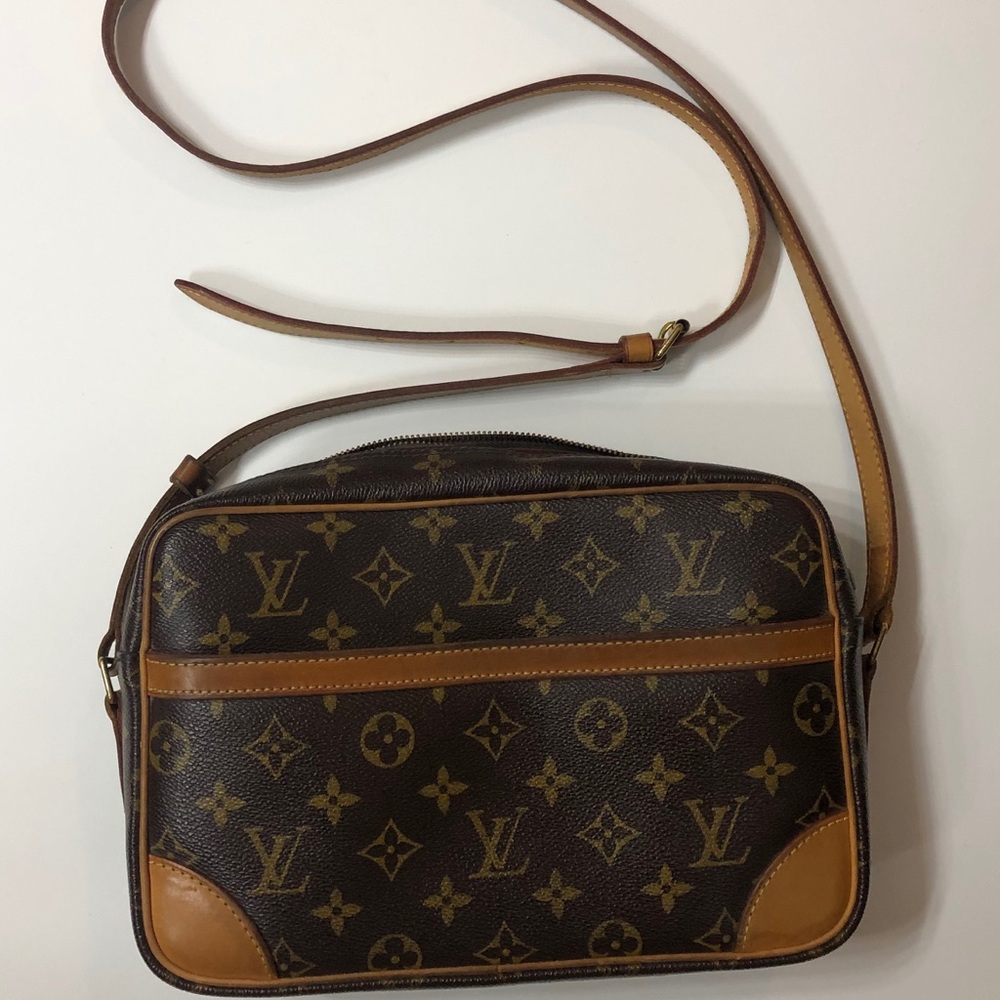 ❌SOLD❌ Louis Vuitton Trocadero 27